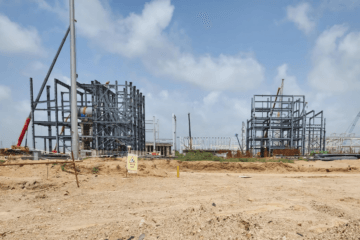 Heavy structural steel erection on a railway bridge project by Boltorq Infracon